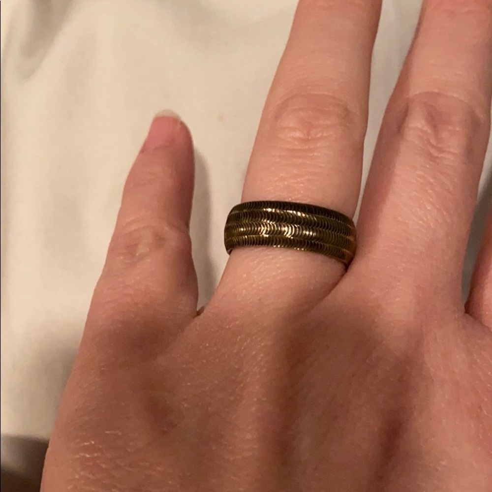 Silk fit Chevron Diamond Cut Ring
